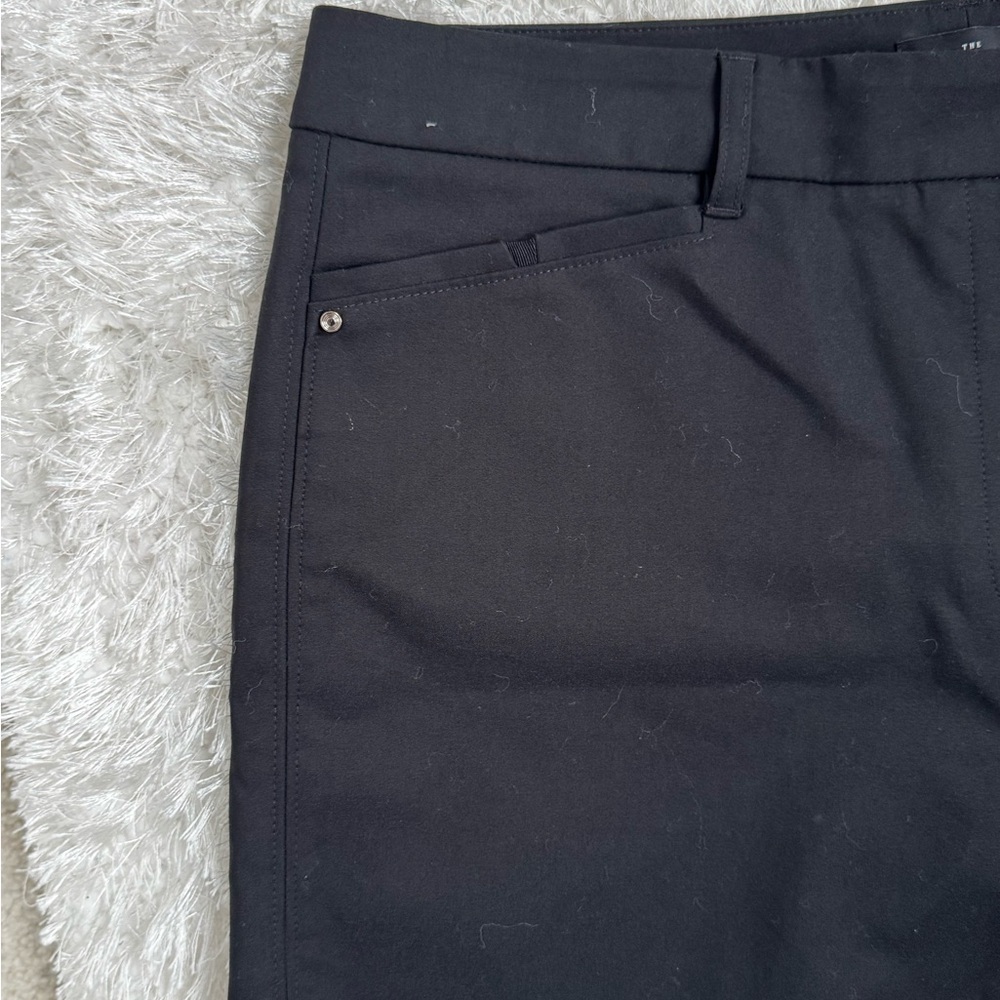 White House black market 5 inch  Women's Black Shorts Size 12 - Picture 7 of 10
